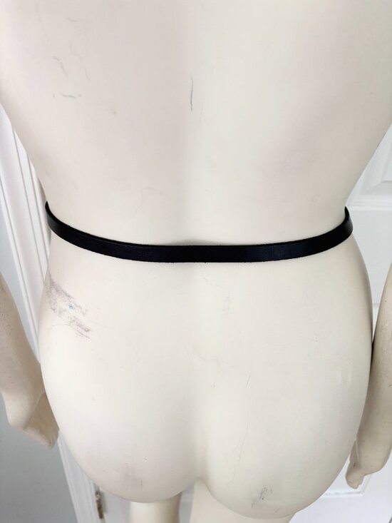 VTG Feather Buckle Black Leather Boho Skinny Belt main image 9